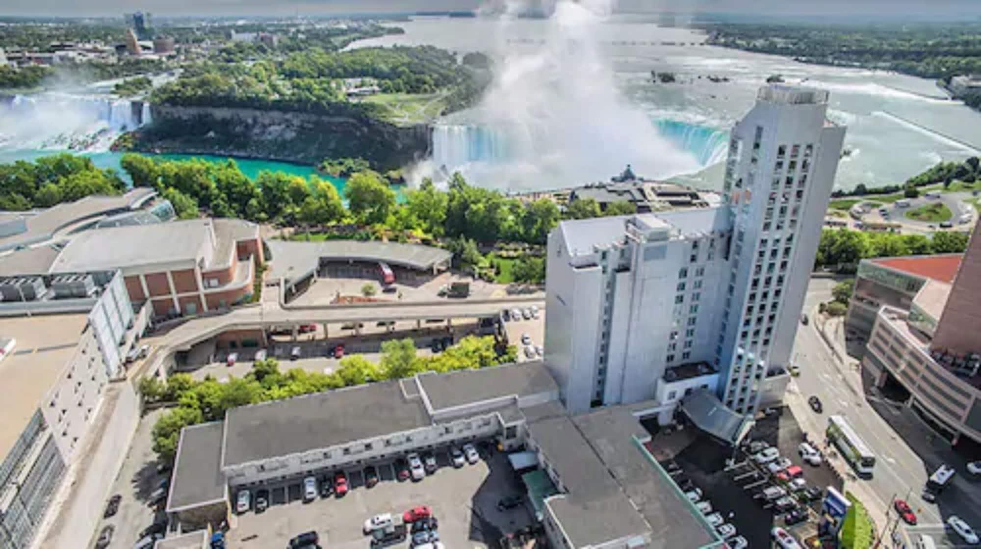 The Oakes Hotel Overlooking The Falls Niagara Falls Exterior foto